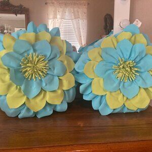 Adorable "Flower" Pillows - NWT